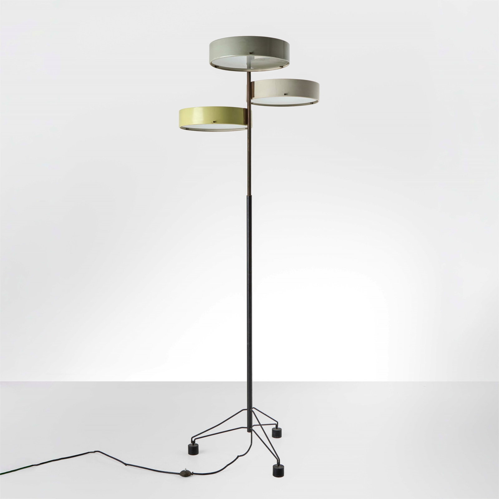 Bruno Gatta Floor lamp: Brass and lacquered metal structure. Shades in lacquered aluminum and frosted glass. Stilnovo, Italy, c. 1950. . Measuers: W. 66 - D. 66 - H. 190 Cm