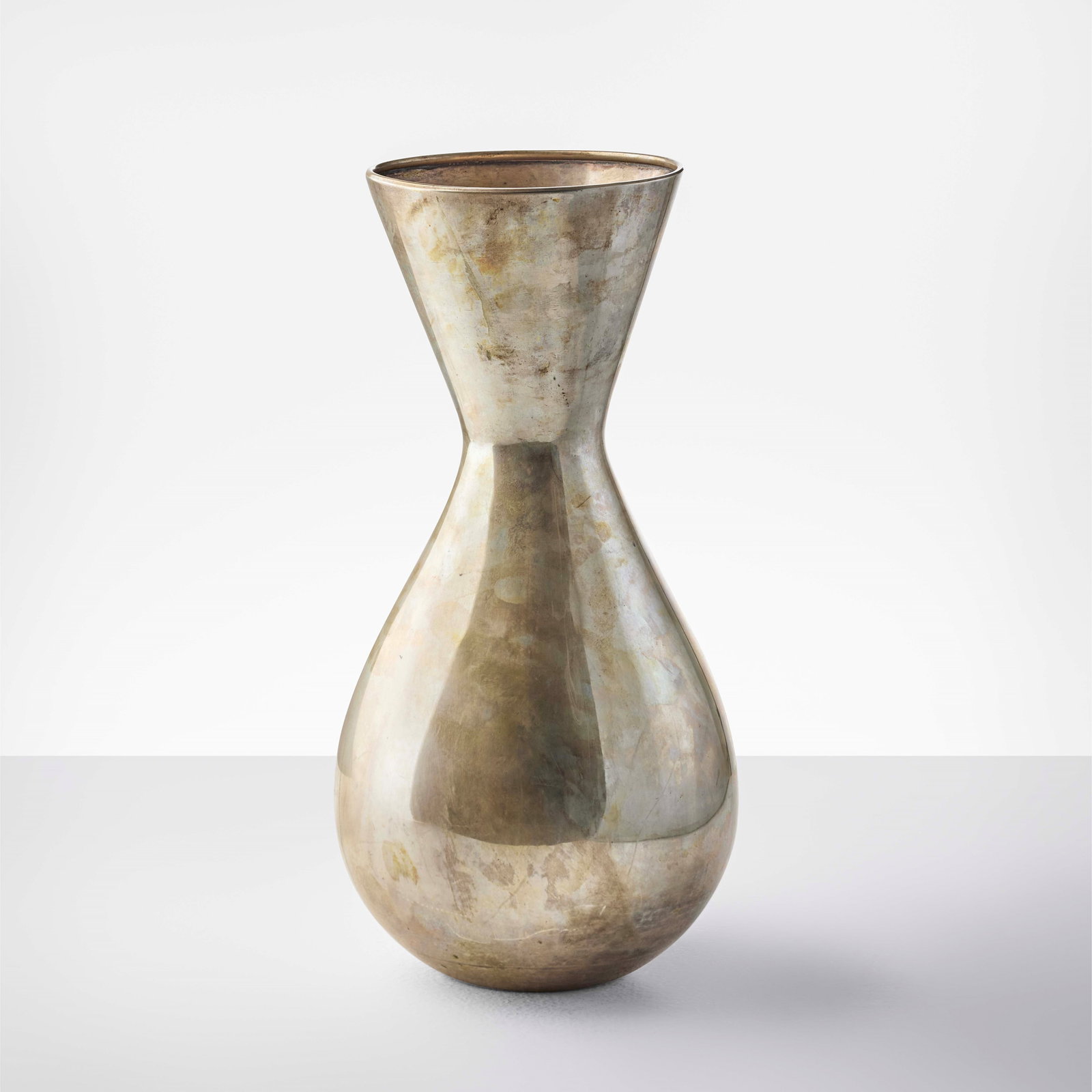 Eros Genazzi Vase.: 800 silver Mark and hallmarks. Weight: approx. 1403g. Argenteria Genazzi, Italy, c. 1950. . Measuers: W. 20 - H. 39 Cm