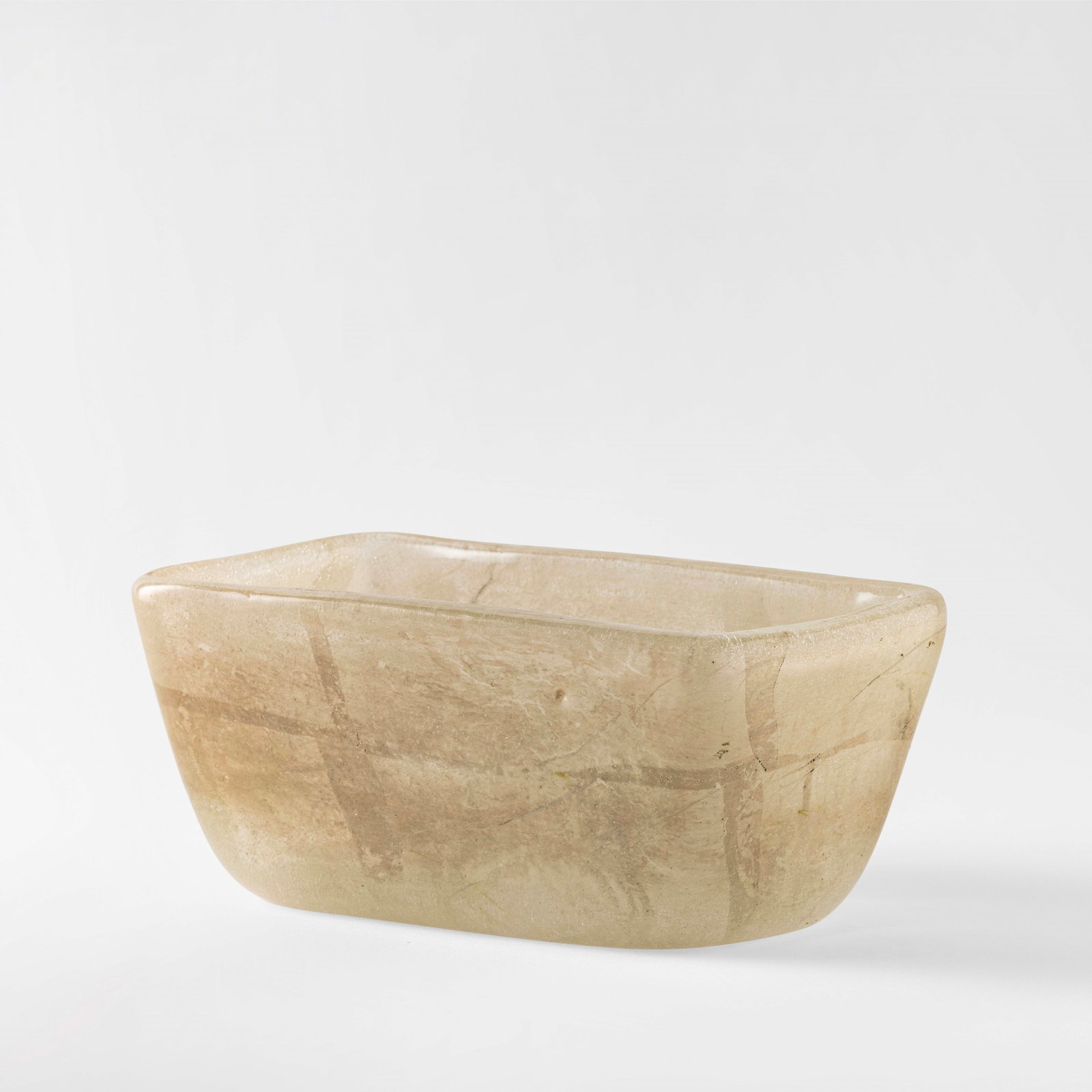 Carlo Scarpa Rectangular bowl from the Sommersi series: White submerged glass with gold leaf inclusions. Egg-etched signature. Venini, Italy, 1934. Catalogo Blu Venini, p. 59 . Measuers: W. 24 - D. 14 - H. 10 cm
