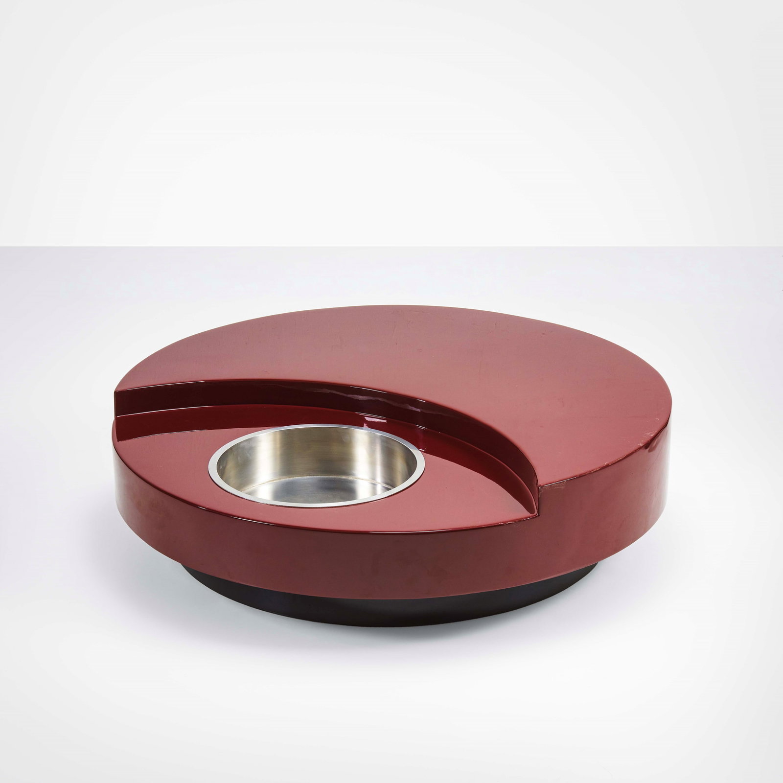 Willy Rizzo Swivel low table with compartment mod. TRG.: Lacquered wood and metal structure. Signed. Atelier Willy Rizzo, Italy, c. 1970. . Measuers: Cm 115X33