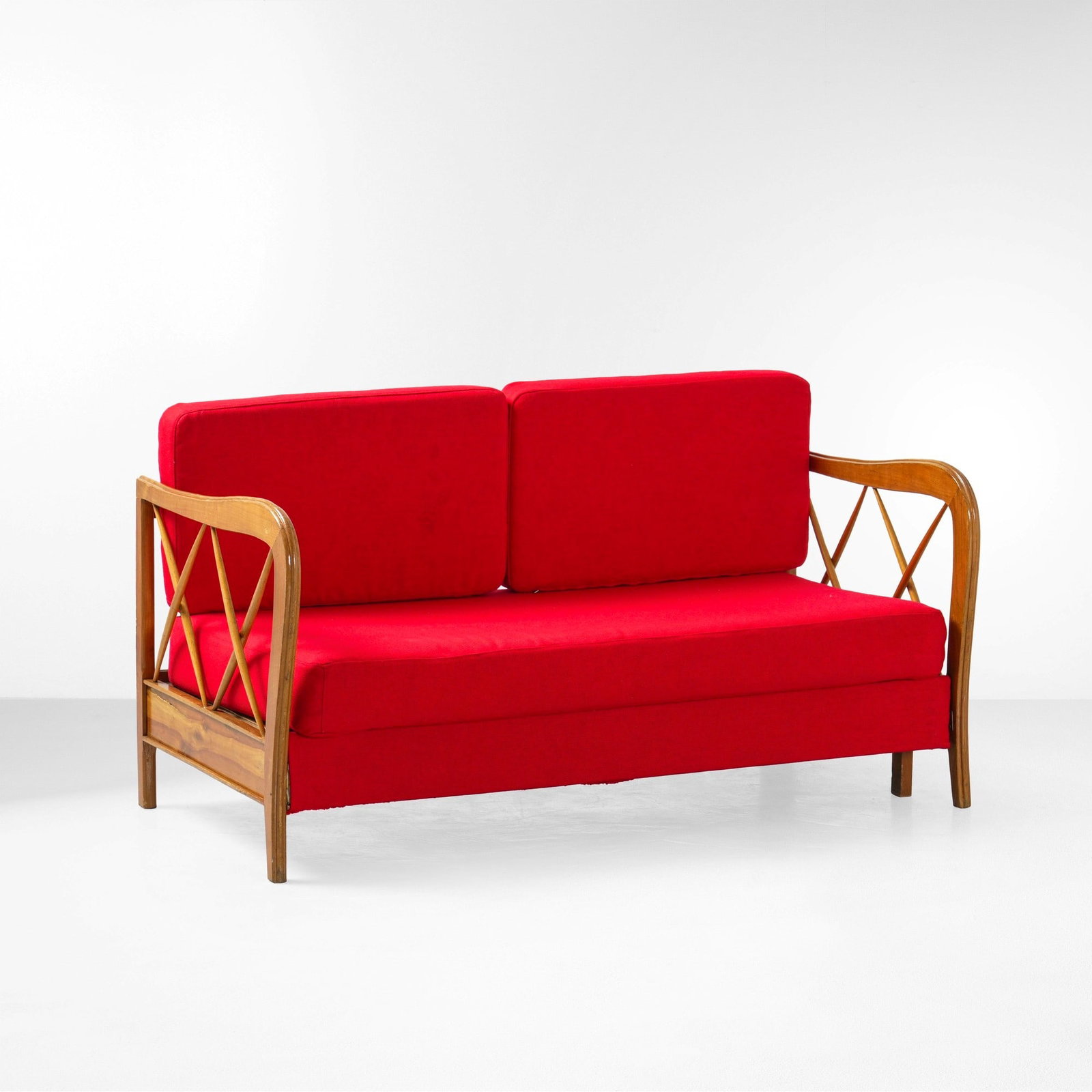Divano: Struttura in legno e rivestimento in tessuto. Prod. Italia 1950 ca. . Measuers: cm 150X86X78