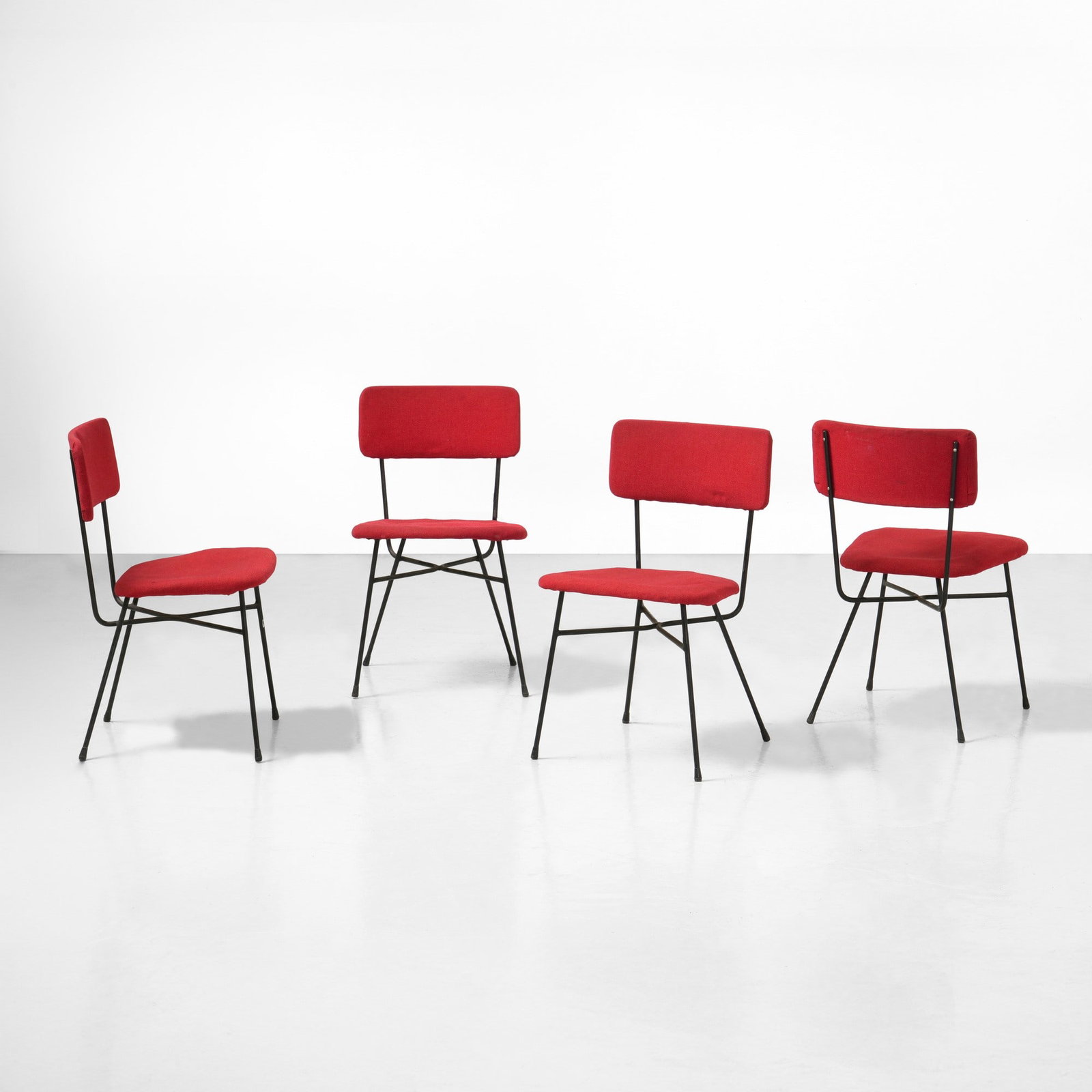 BBPR Quattro sedie mod. Elettra: Struttura in metallo tubolare laccato e rivestimento in tessuto. Prod. Arflex Italia 1954. Domus n. 304 marzo 1955 . Measuers: cm 48X48X80