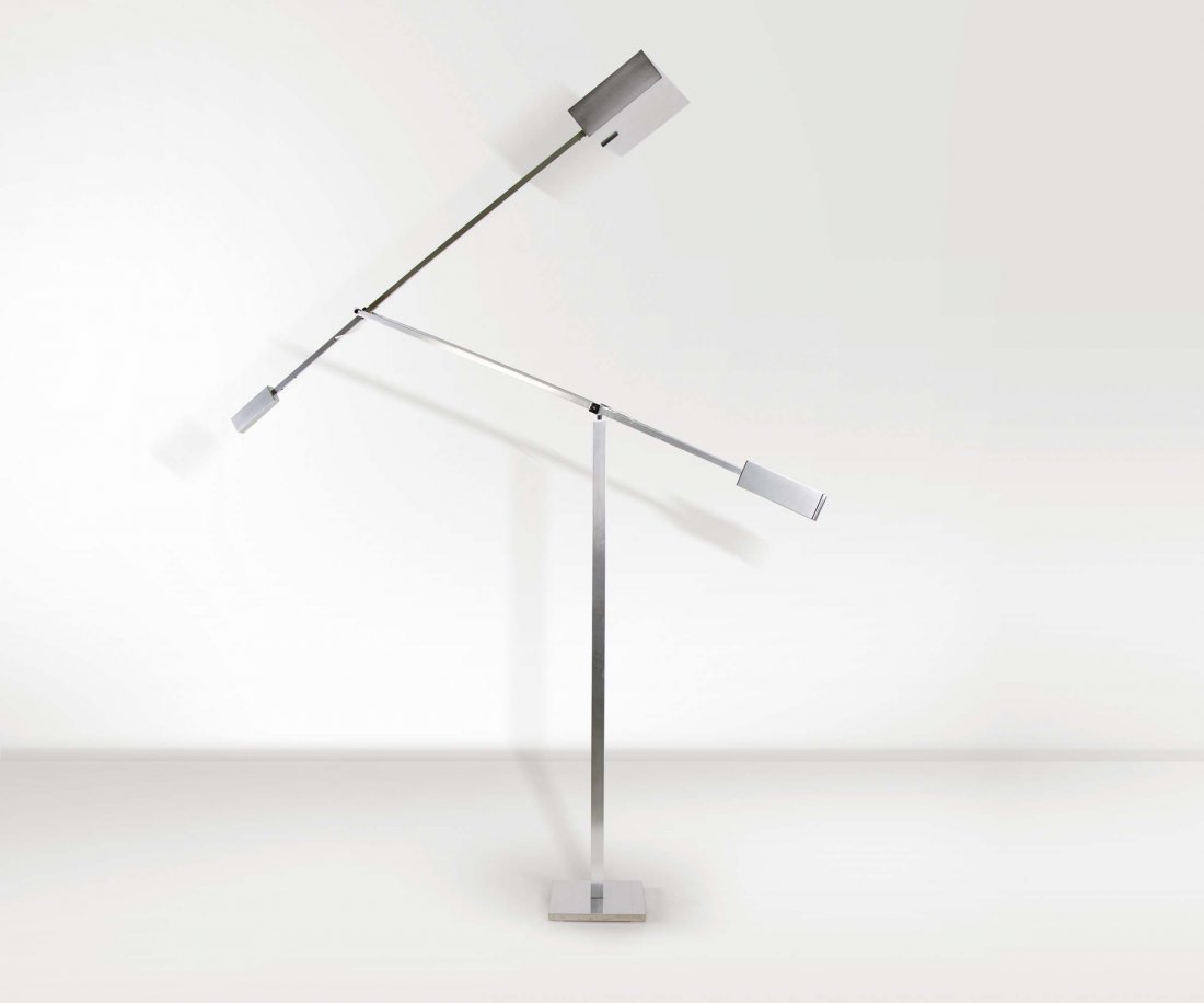 Angelo Brotto,: Lampada da terra Giraffa in acciaio cromato e alluminio. Prod. Esperia, Italia, 1970 ca. cm 150x260 (variabili)