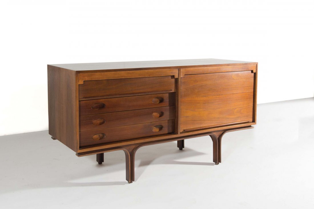 Gianfranco Frattini, Credenza serie 550: Chiusure a serranda Prod. Bernini 1956. cm 140x73x53, Bibl.: G. Gramigna, Repertorio 1950-1980, Mondadori, 1985, pag.102.