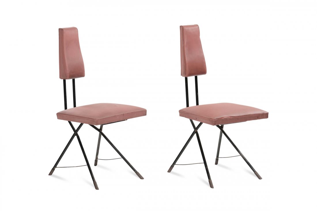 Due sedie con struttura in ferro e rivestimento in: Italia 1960 circa, h seduta 43 cm, h schienale 94 cm
