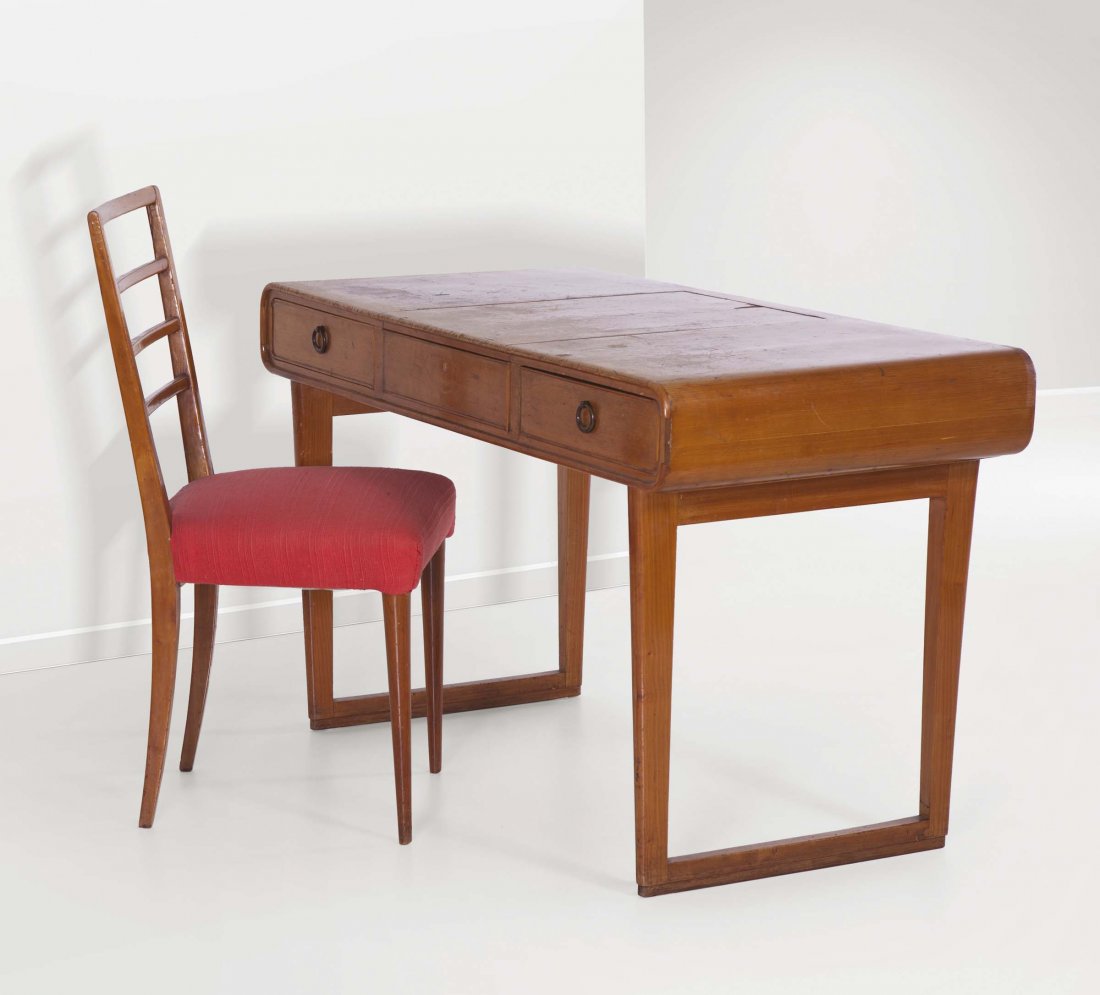 Gio Ponti,: Scrivania e sedia in acero, dettagli in ottone e rivestimeto in tessuto. Autentica dellâ€™archivio Ponti. Prod. Italia, 1936 cm Sedia: 39x91x41; Scrivania: 60x73x118