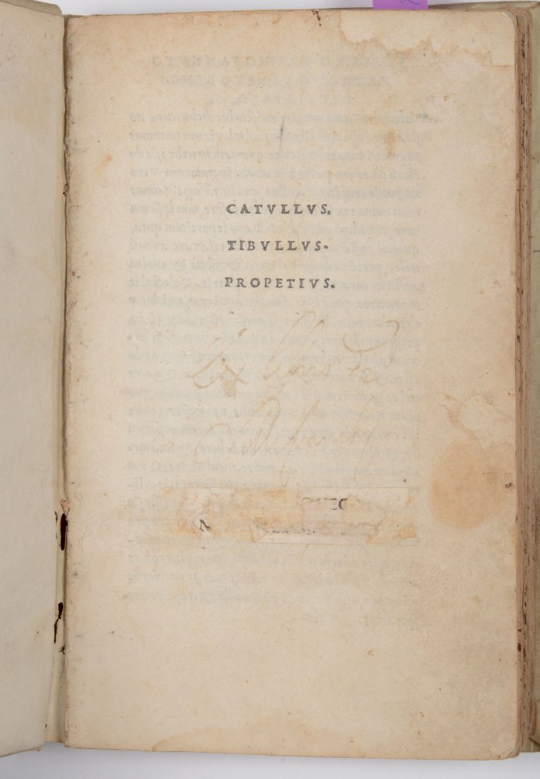 Aldus - Classici latini, Catullus Tibullus Propetius: Venezia,Aldo,Gennaio 1502. Legatura antica in piena pergamena. Manca l'ultima carta (bianca). Piccoli restauri e macchie lievi ma bell'esemplare. Annotazioni marginali ad alcune carte. Prima edizione