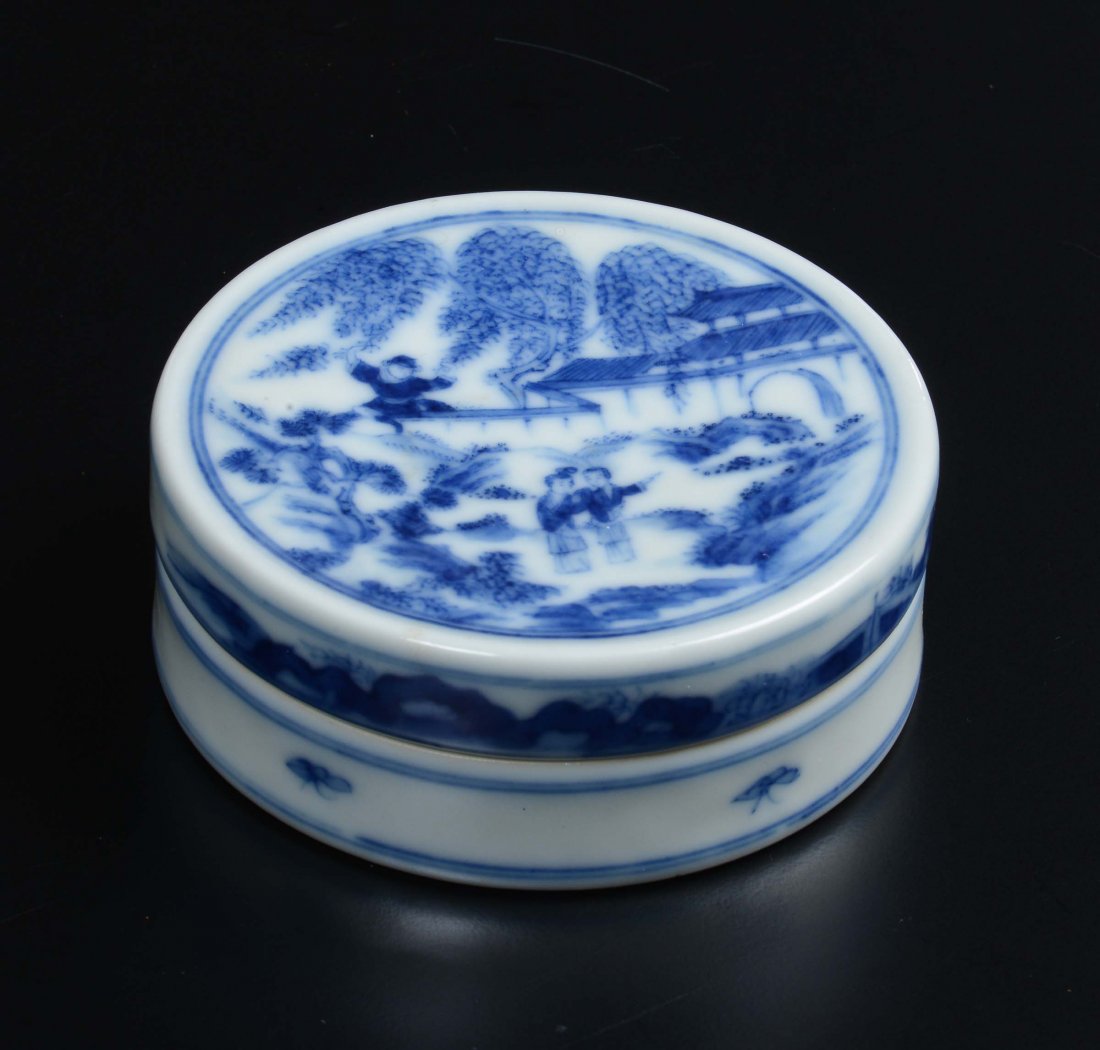 A blue and white box and cover with Guanyin and (1 of 2)