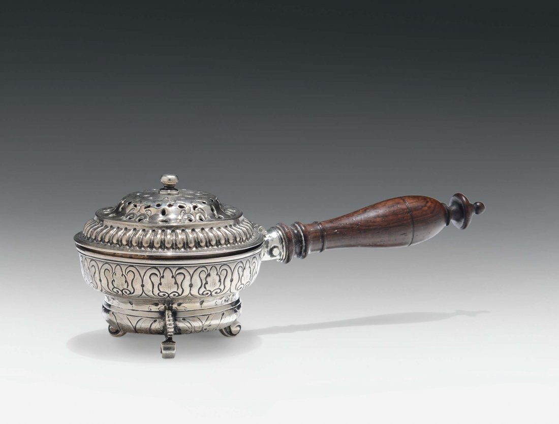 Brucia profumi in argento sbalzato, fuso cesellato e (1 of 2)