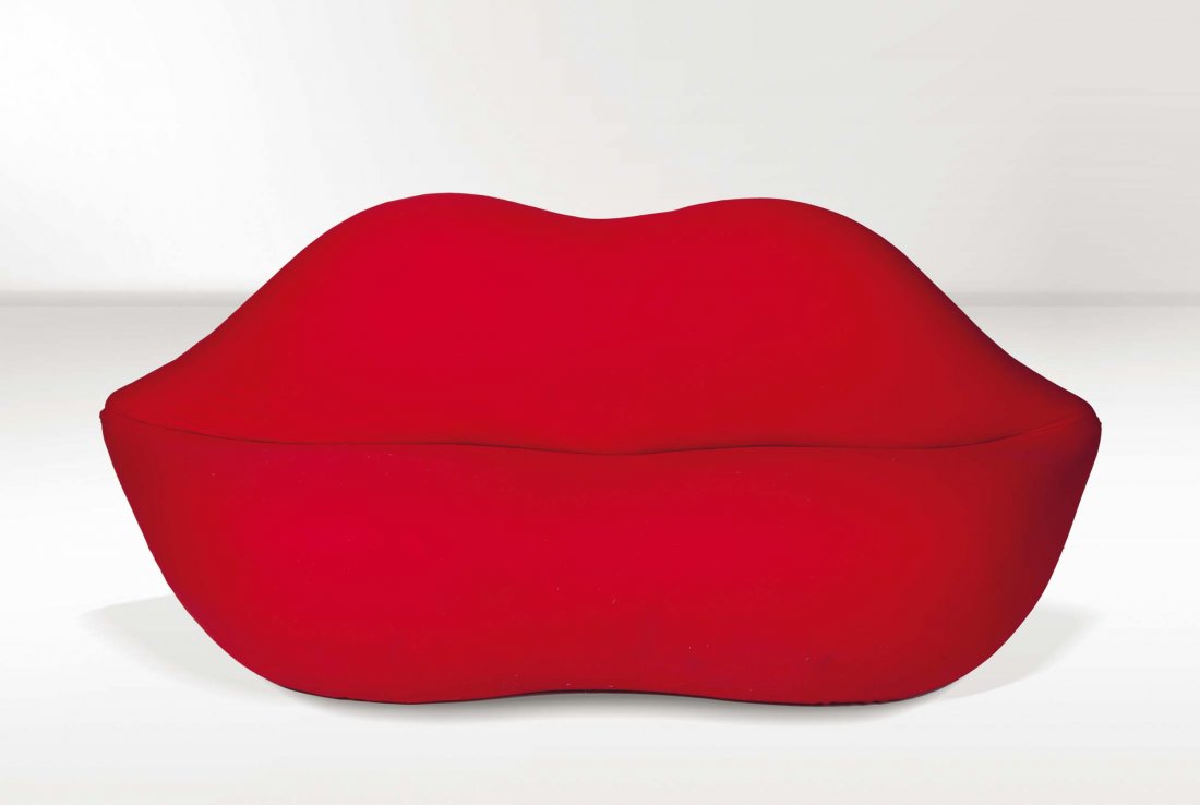 Studio 65.,: Sofa Merilyn in poliuretano espanso con rivestimento in tessuto jersey. Prod. Gufram, Italia, 1970 ca. cm 211x91.5x81, Bibliografia F. Mello ( a cura di) The Rock Furniture: Il Design della Gufram n