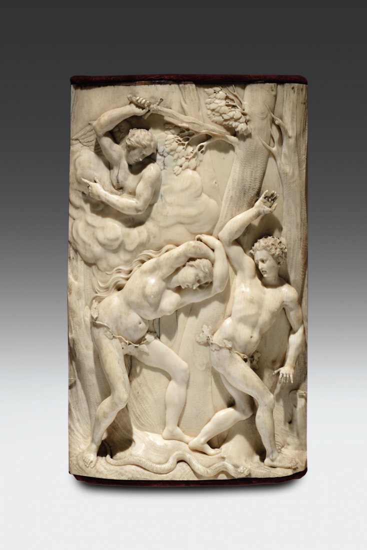 Placca in avorio scolpito ad altorilievo con la (1 of 1)