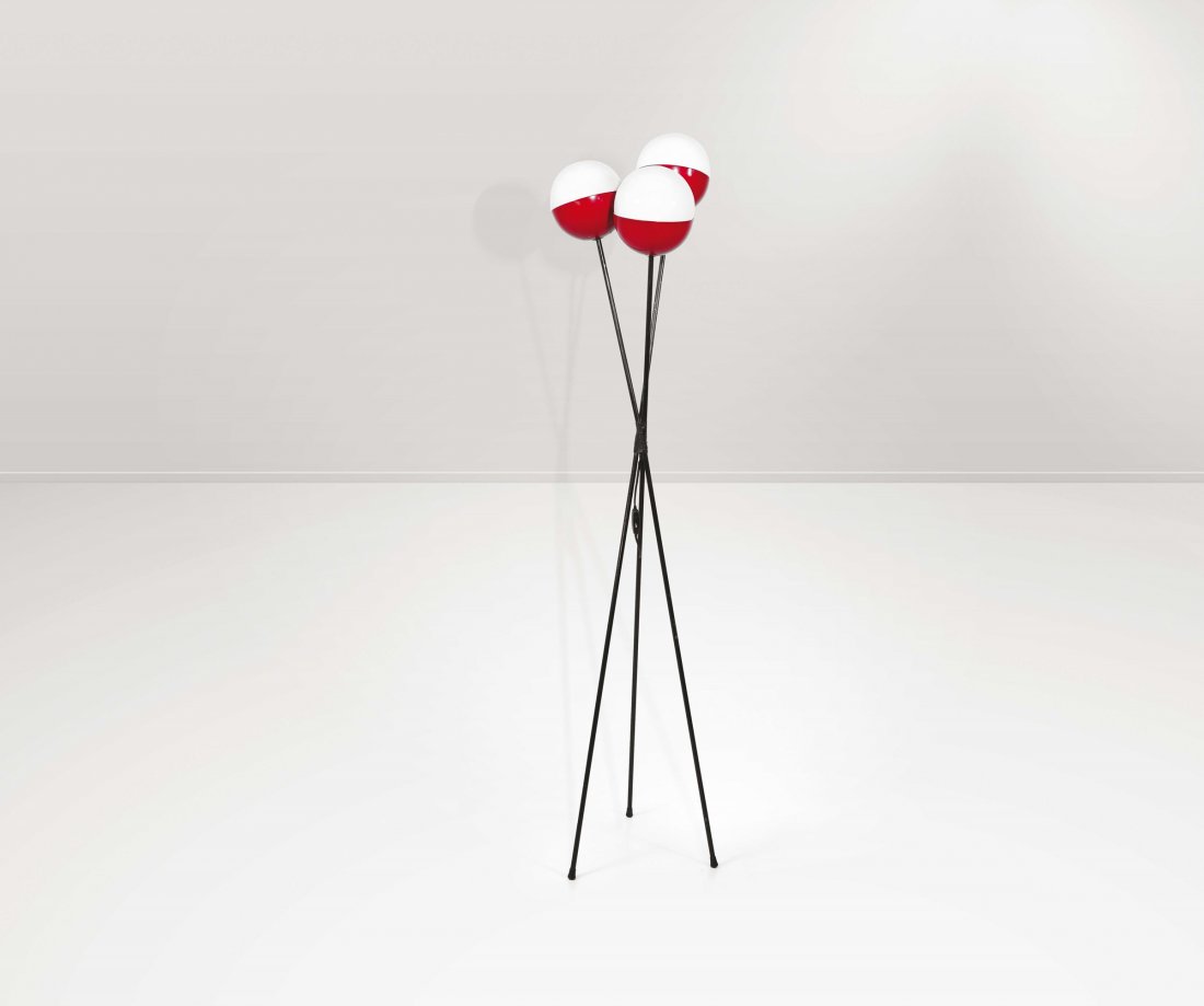 Esperia,: Lampada da terra in alluminio e alluminio verniciato con diffusori in vetro opalino. Prod. Esperia, Italia, 1950 ca. cm. 40x176