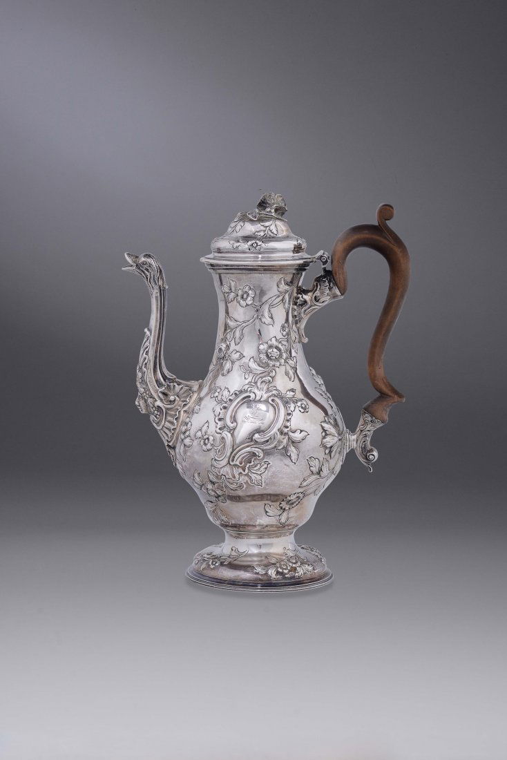 A silver coffee pot, maker WG, London 1862 (1 of 2)