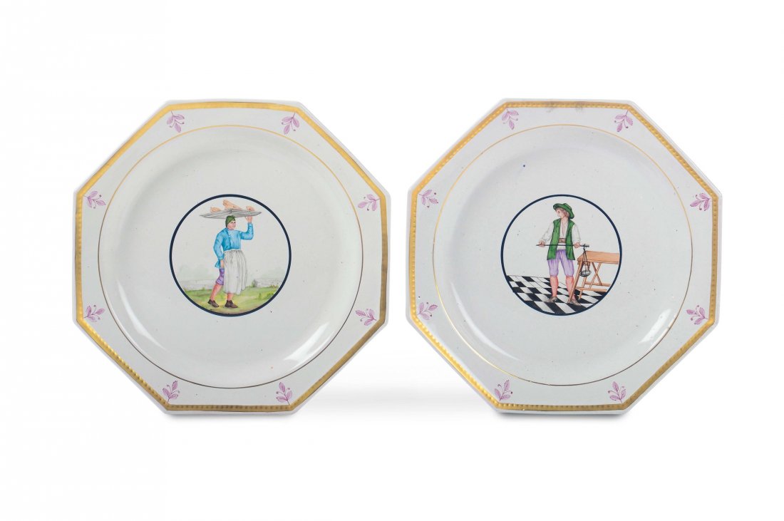 Two maiolica dishes, Neapolitan area, late 18th century (1 of 2)
