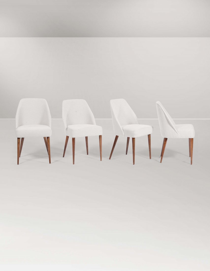 Cassina,: Quattro poltroncine con struttura e supporti in legno lucido e rivestimento in tessuto. Prod. Cassina, Italia, 1950 ca. cm 50x45x81