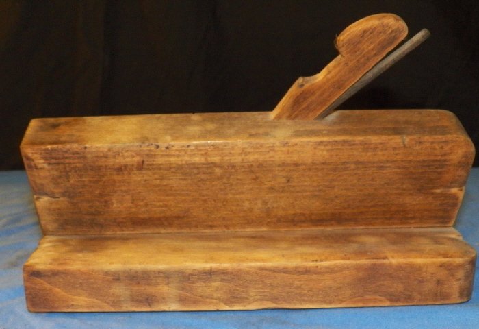 Antique Wood Plane: Antique Wood Plane complete with blocks and blades, they do function. It is marked D. Beck Approx. Size 9 1/2 x 3 1/4 x 6"