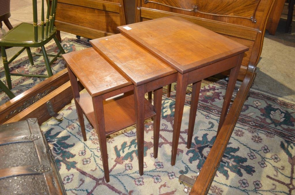BRANDT NEST OF TABLES: BRANDT NEST OF TABLES