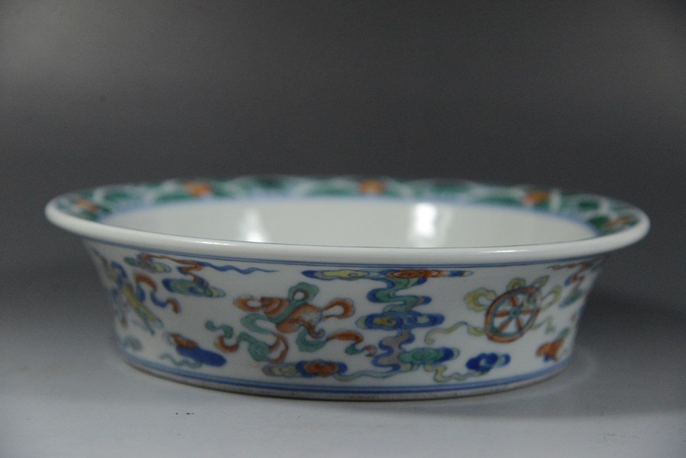 A CHINESE PORCELAIN PLANTER BOWL WITH FLYING BATS: Chinese Porcelain Planter Bowl 2''H X 7.5''D