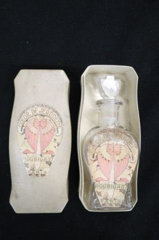 French Perfume Bottle, Houbigant "Couer de Jeannette" (1 of 3)
