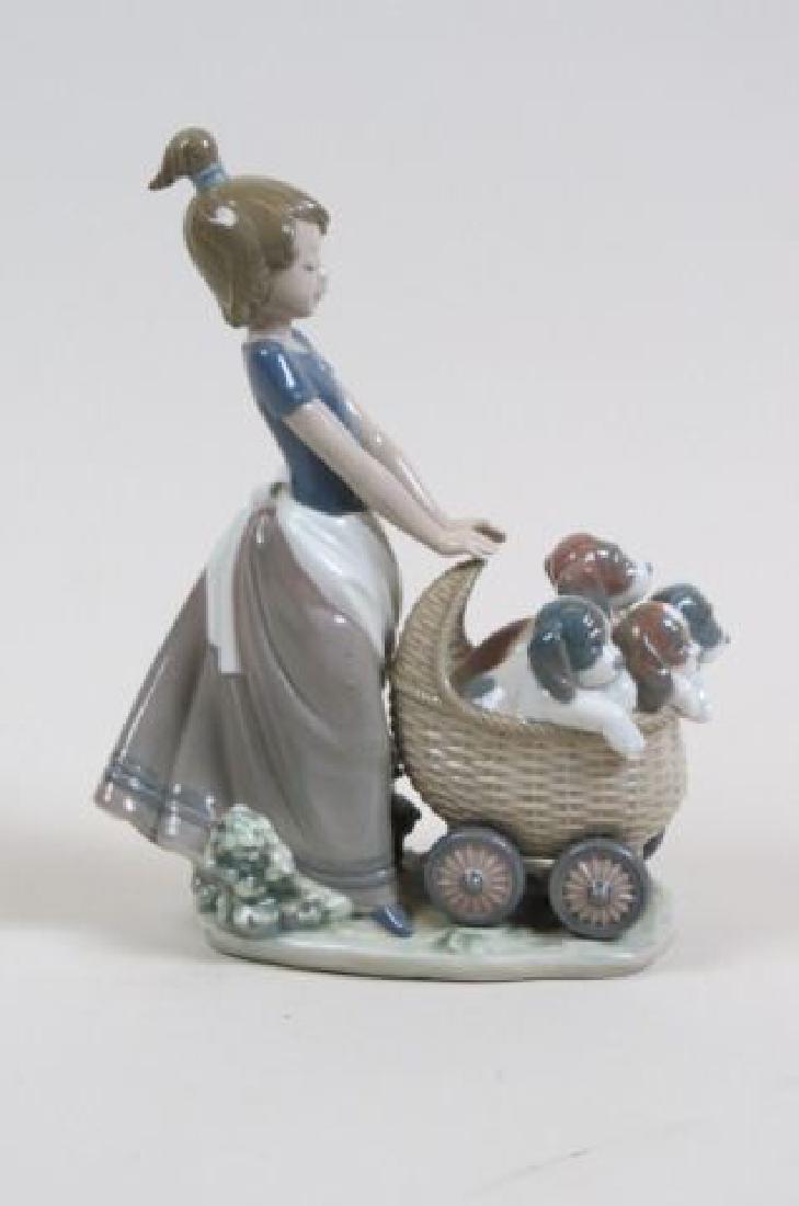 Lladro Figurine "Litter of Fun", (1 of 3)