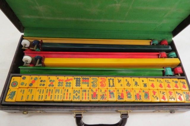Chinese Mah Jong Set, 162 pieces plus case,: Catlanite (similar to bakelite).