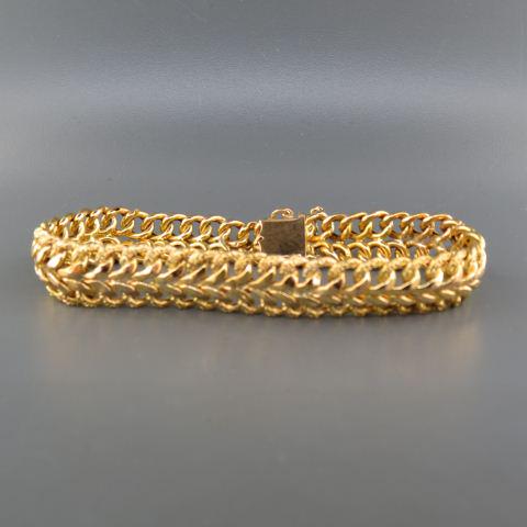 18K Gold Antique Bracelet,: engraved and plain panel design double links, yellow gold, hallmarked, 1/2" wide, 7" long, 12 grams.