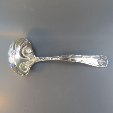 Tiffany Wave Edge Sterling Silver Gravy Ladle,: pat'd 1884, fancy scalloped bowl, 7 1/4" long, 80 grams, no monogram, excellent.