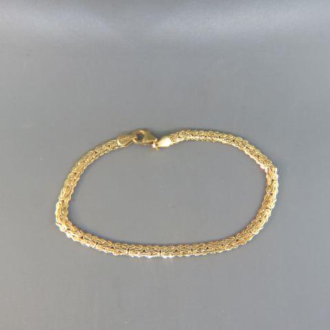 14K Gold Bracelet,: fancy flat link design in yellow gold, 3.6 grams, 7 1/2" long.