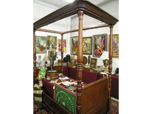 4 Poster Canopy bed, 19th century.: 19th century.