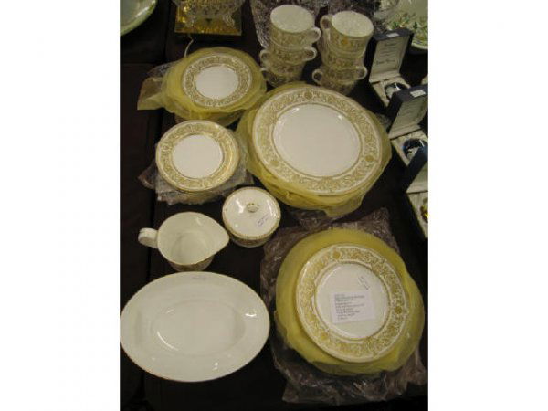 35 pc. Royal Worcester "Hyde Park" China Service: Service for 8, with servers, unused.