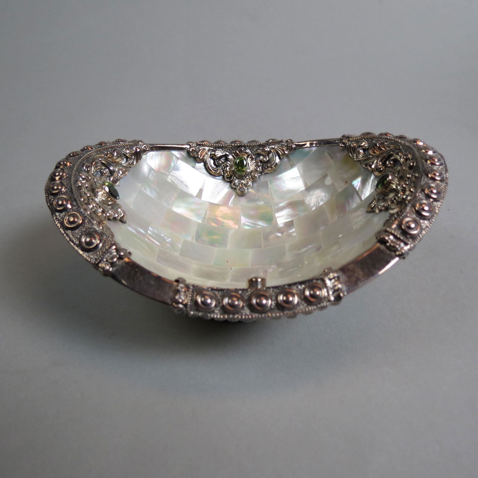 Sterling Silver, Peridot & Shell Oval Dish,: four vivid oval gems in fancy silver work, abalone panel design bowl, 4" x 4 1/2", excellent.