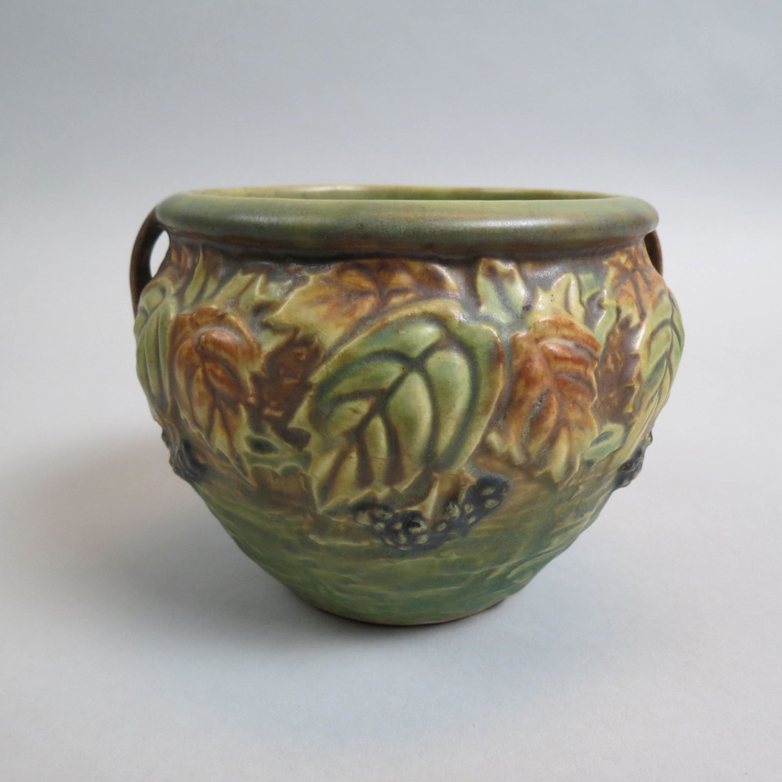 Roseville Pottery "Blackberry" Vase 1933, (1 of 5)