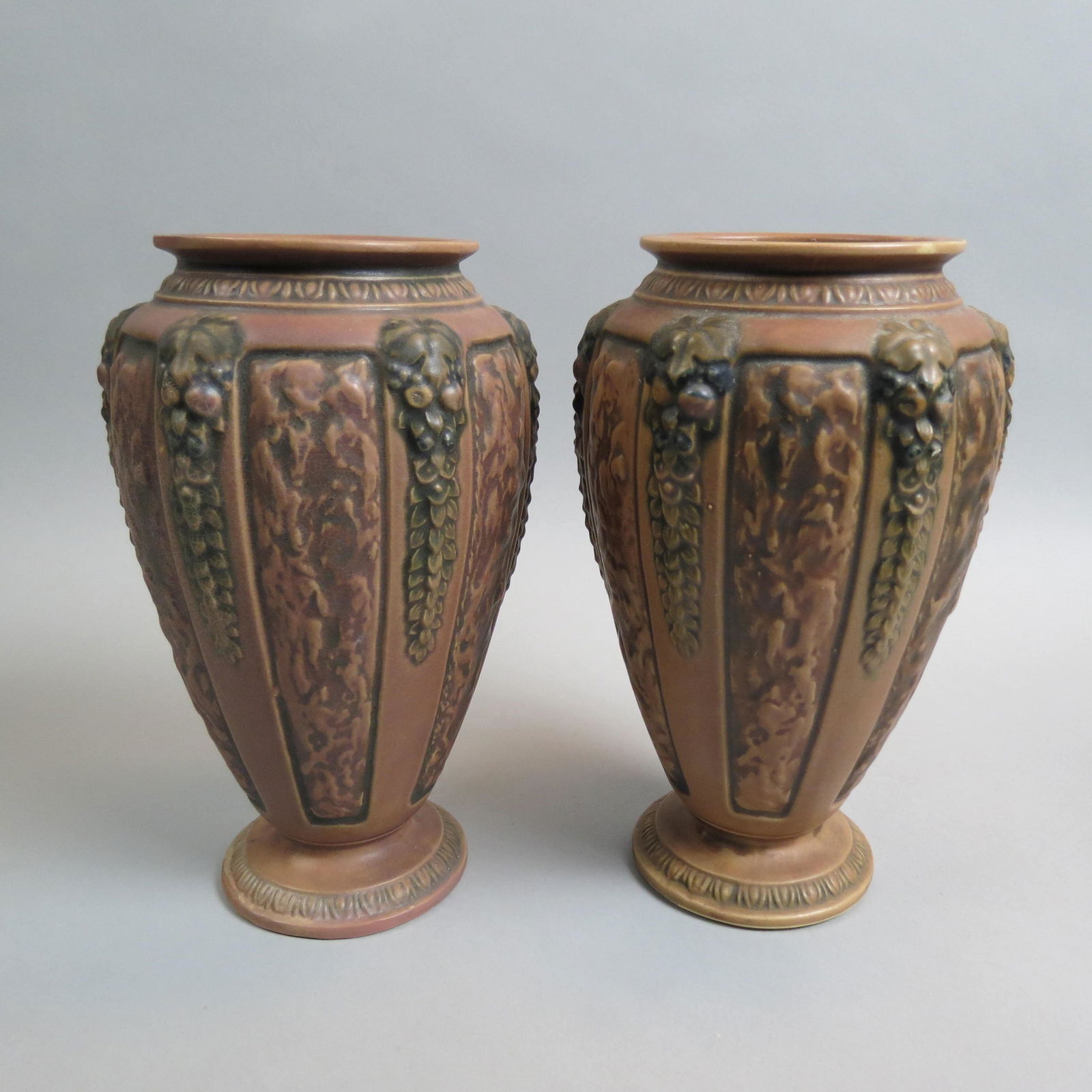 Pair of Roseville Pottery "Florentine" Vases (1 of 6)