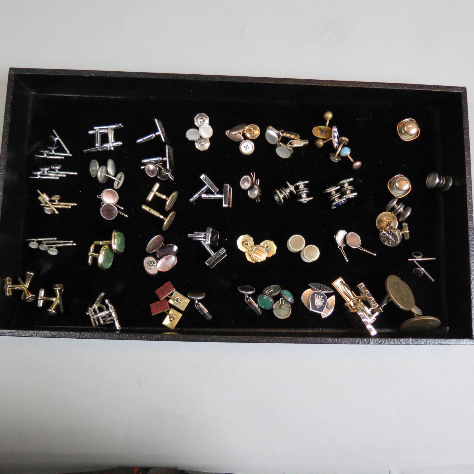 30 Pair of Vintage Cufflinks, (1 of 11)