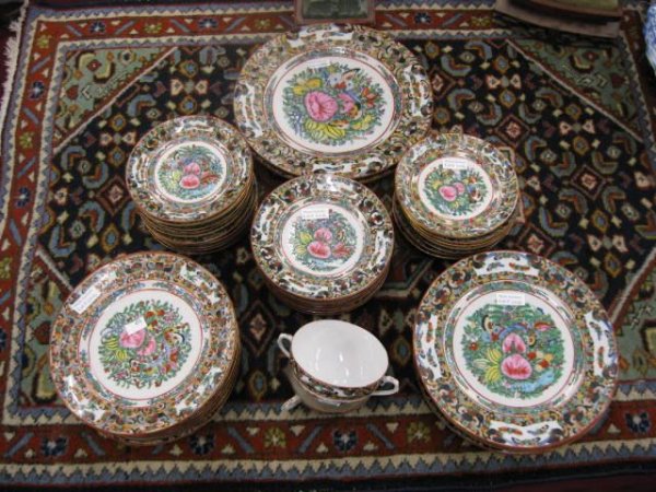 47 pcs. Chinese Rose Mandarin Porcelain Dinnerwar: Dinnerware, various plates & cups.