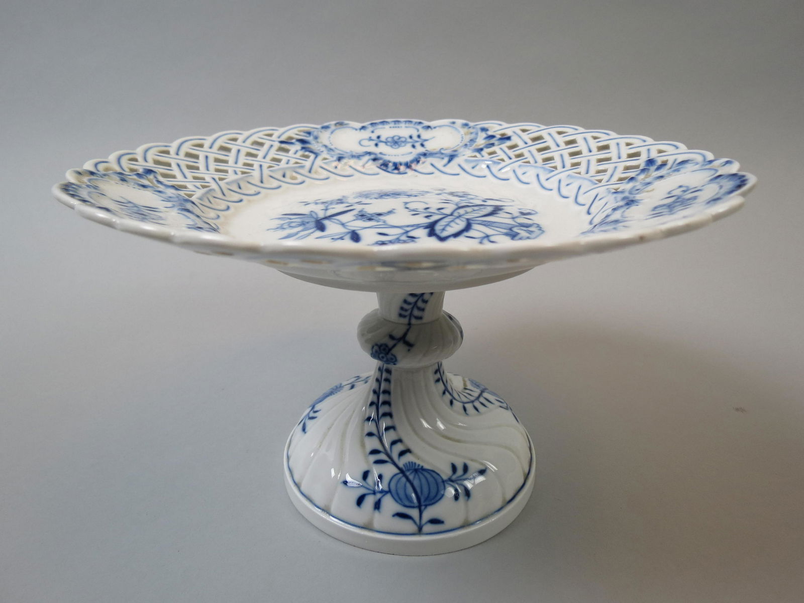 Meissen Porcelain "Blue Onion" Compote (1 of 8)