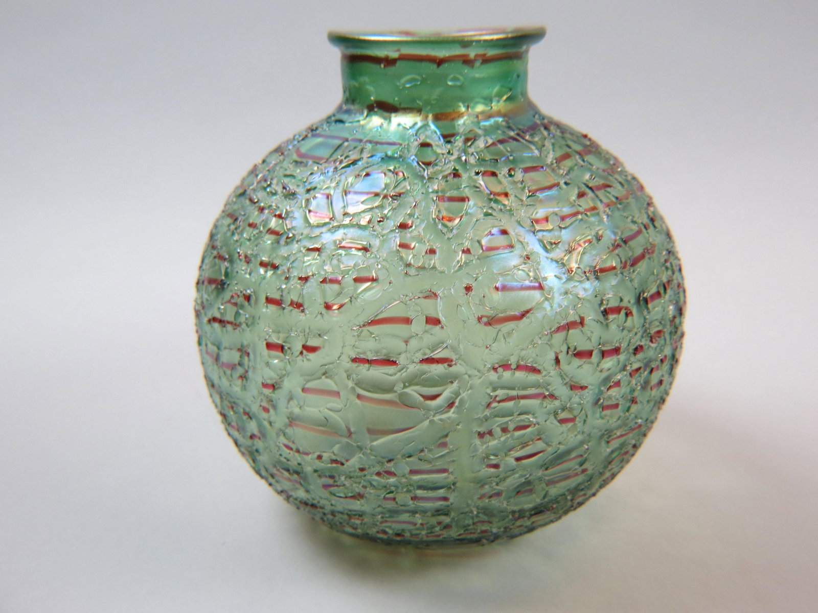 Durand "Moorish Crackle" Art Glass Vase: Iridescent with burgundy striping on green crackle design, 8", excellent.....Victor Durand Jr. and his father founded the Vineland Flint Glass Works in 1897 in Vineland, New Jersey, in order to manufa