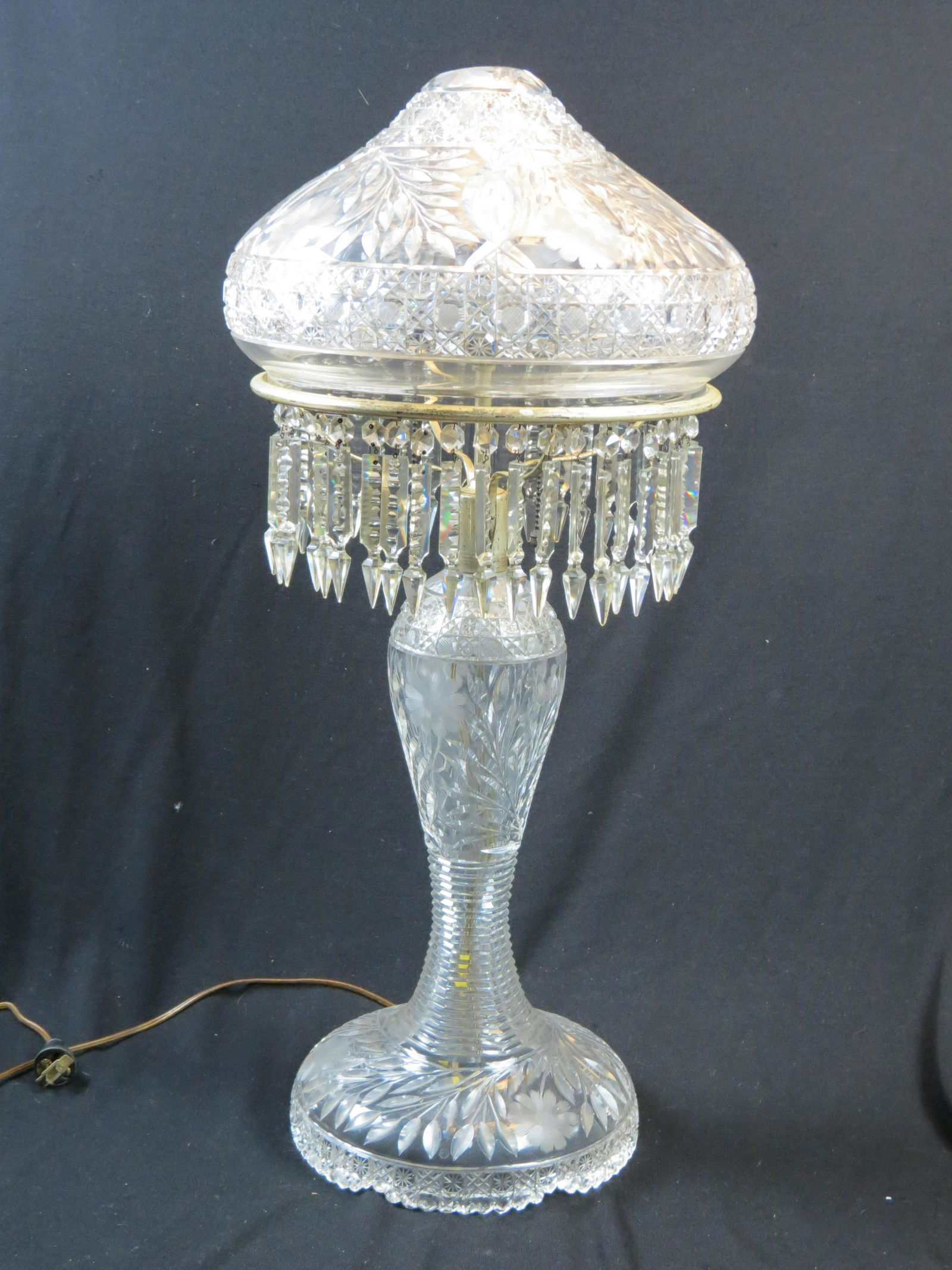 Bergin Cut Glass Large Lamp (1 of 8)