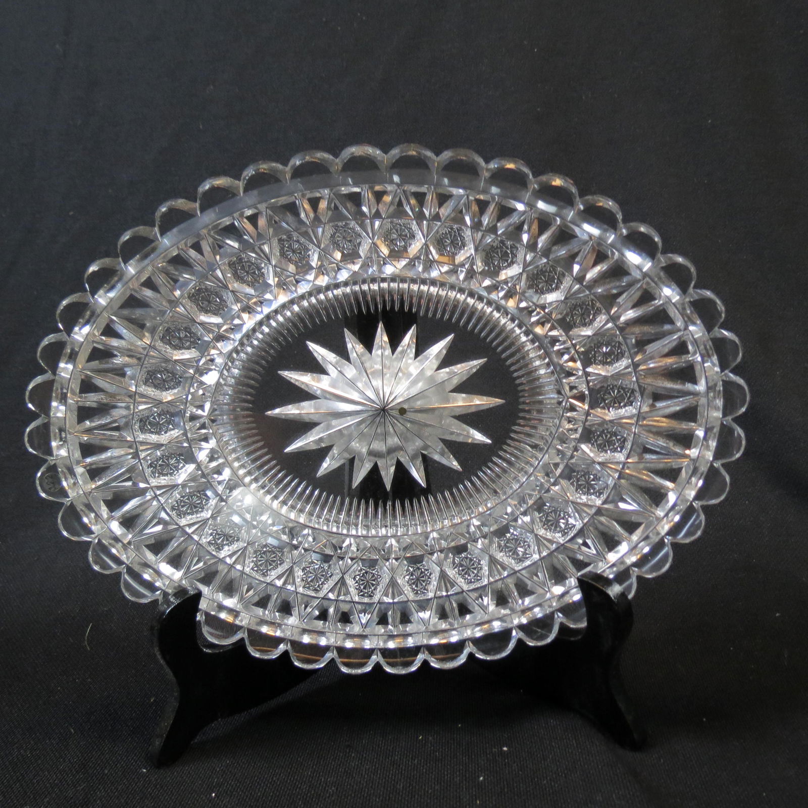 Hawkes Cut Glass "Utopia" Bread Tray (1 of 5)