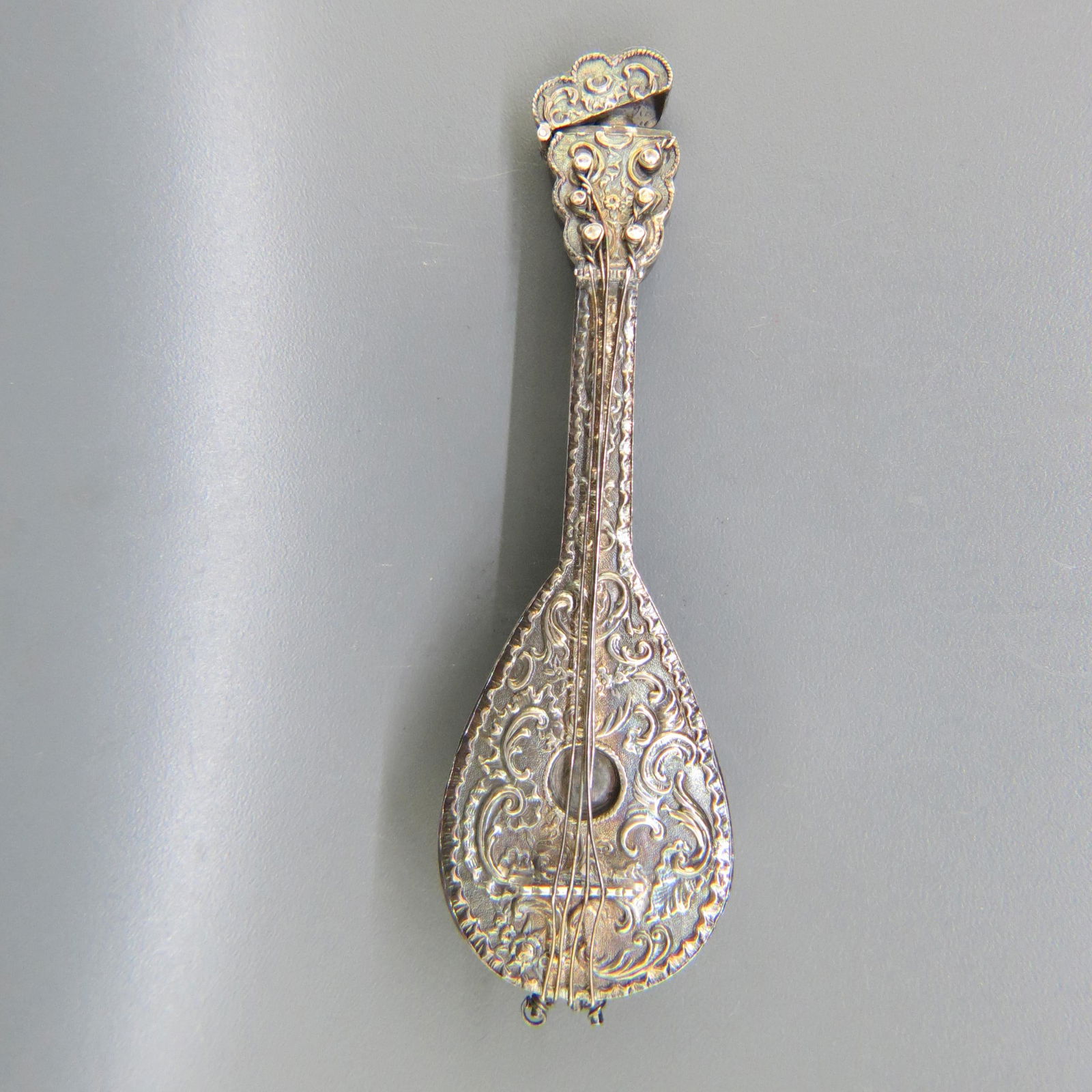 Dutch Silver Figural Mandolin Snuff/Perfume Bottle (1 of 7)