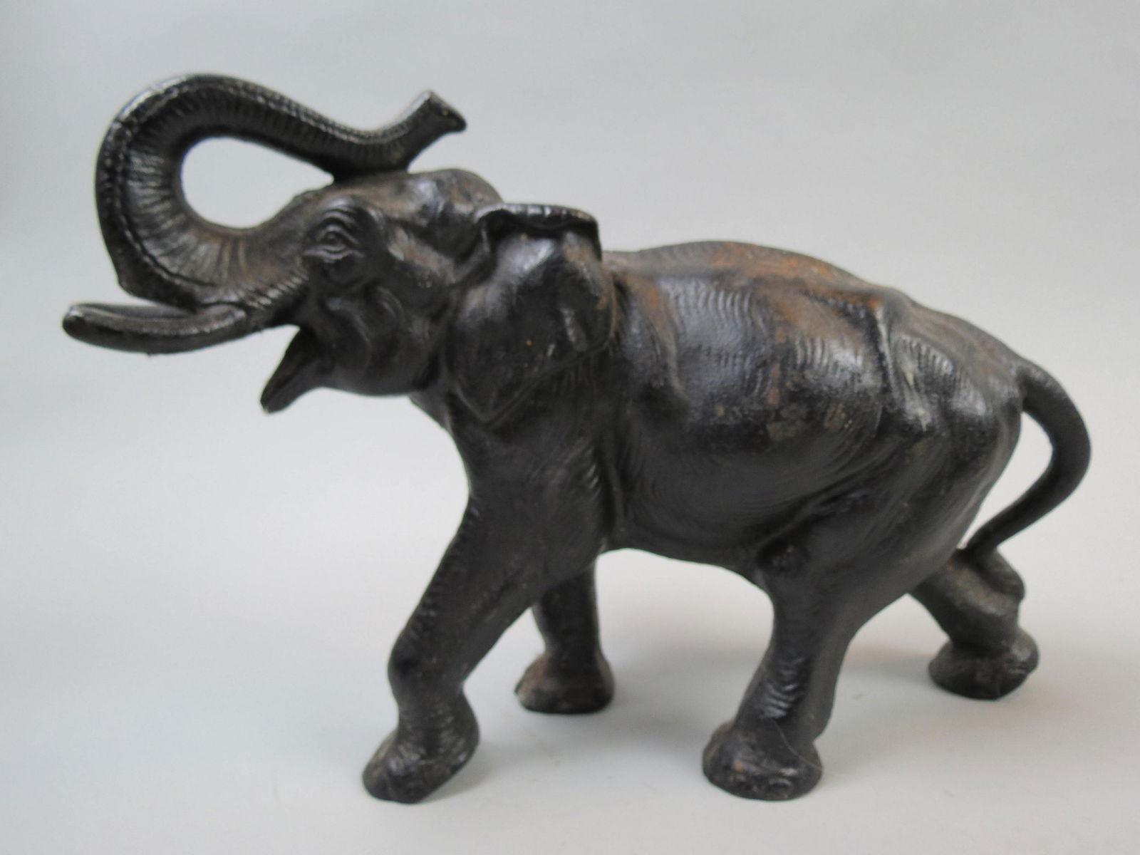 Antique Cast Iron Figural Doorstop of an Elephant (1 of 6)