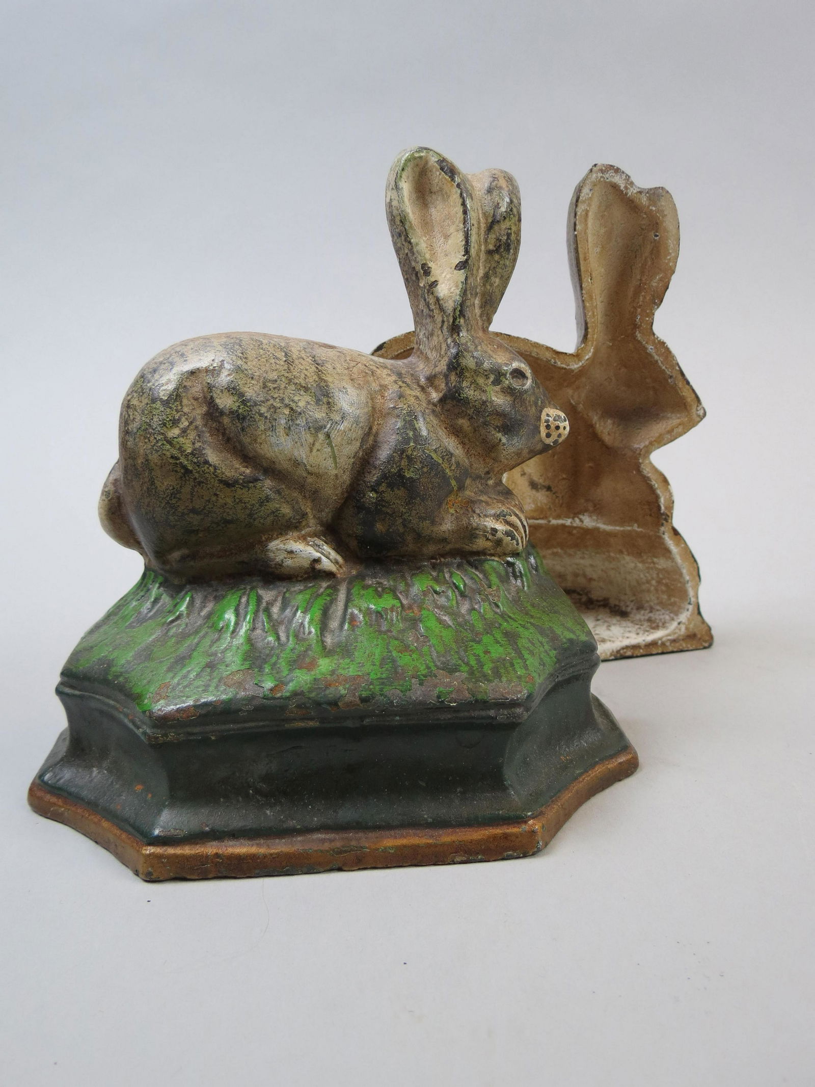 Pair of Cast Iron Figural Bookends of Rabbits (1 of 3)