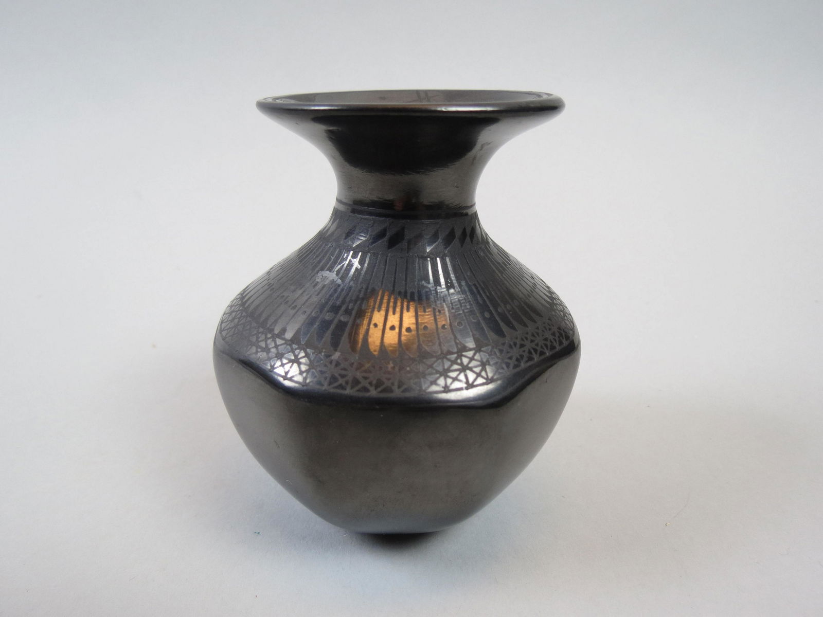 Susy B. Martinez, Native American Pottery Vase (1 of 4)