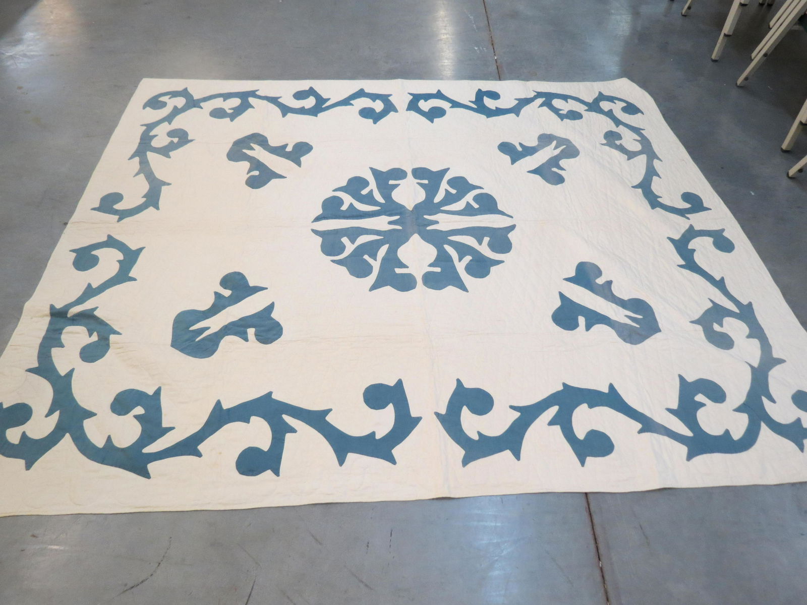 Antique Handmade Quilt, "Drunkard's Path" (1 of 4)