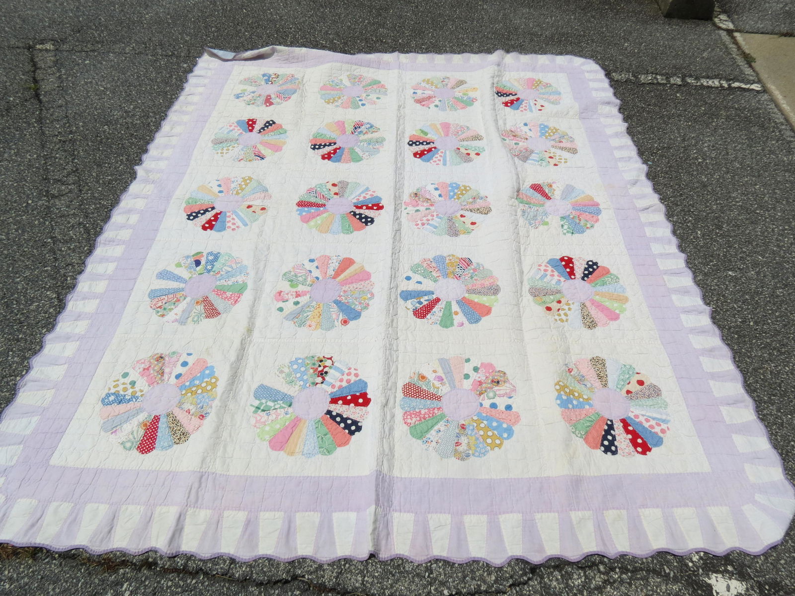 Antique Handmade Quilt "Dresden Plate" (1 of 5)
