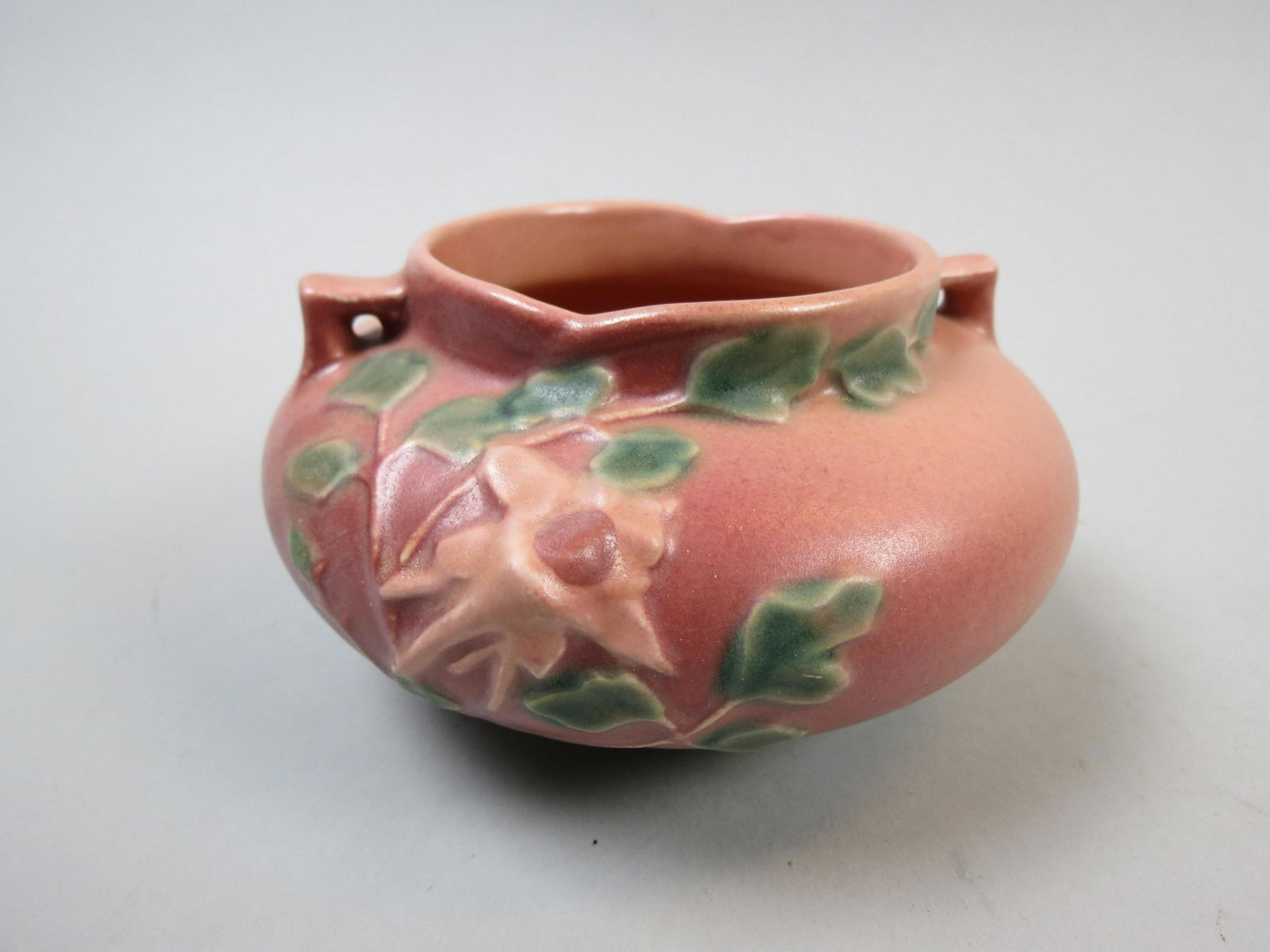 Roseville Pottery "Columbine" Vase (1 of 5)