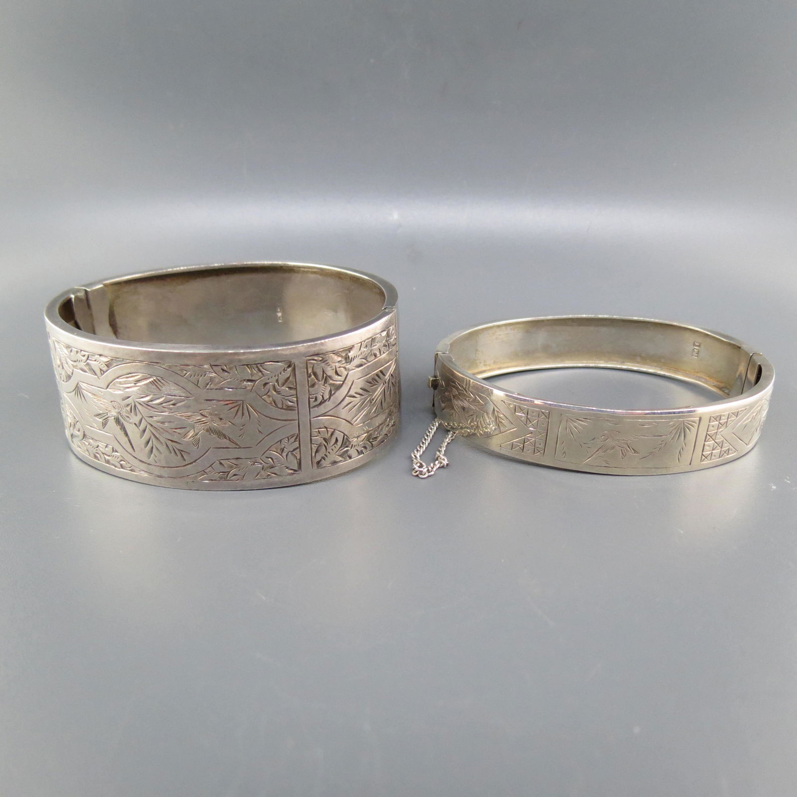2 English Sterling Victorian Bangle Bracelets (1 of 7)