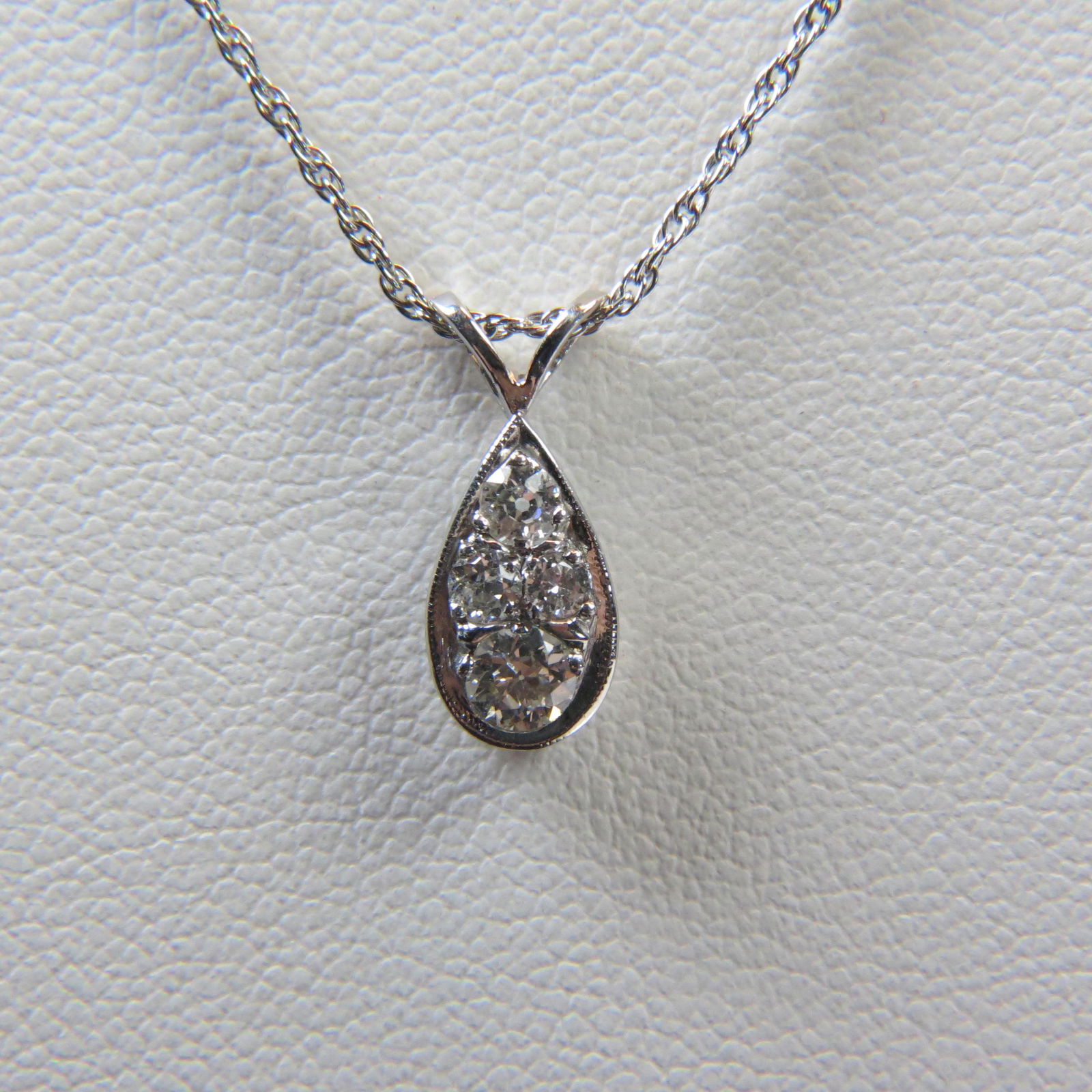 Diamond 14K White Gold Pendant & Chain (1 of 6)