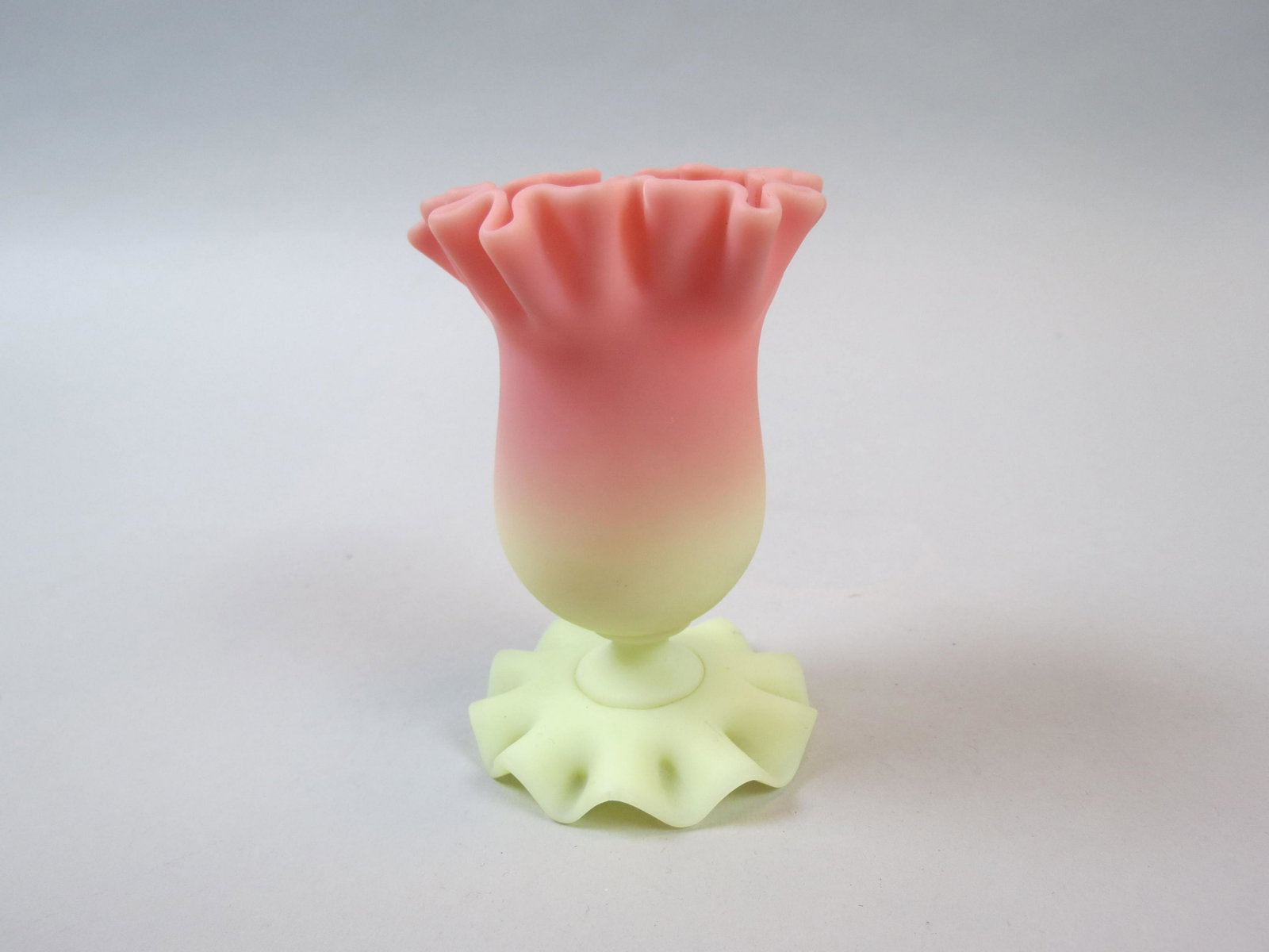 Victorian Burmese Art Glass Vase,: satin, ruffled design, 4" tall, excellent.