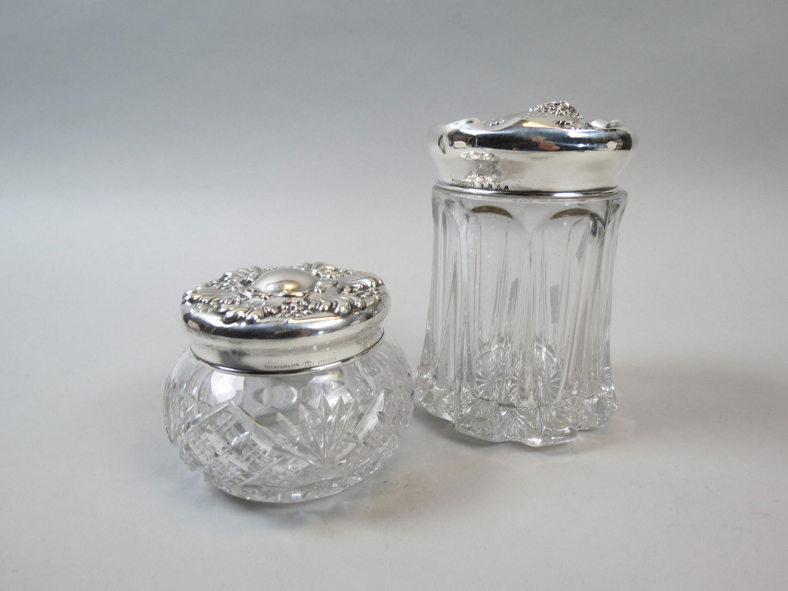 2 Sterling Silver Top Dresser Jars, (1 of 10)